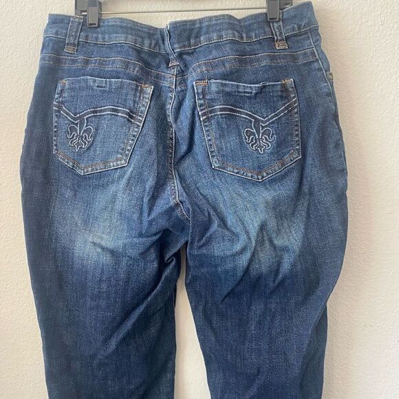 Lee Low Rise Bootcut Jeans - Picture 7 of 9